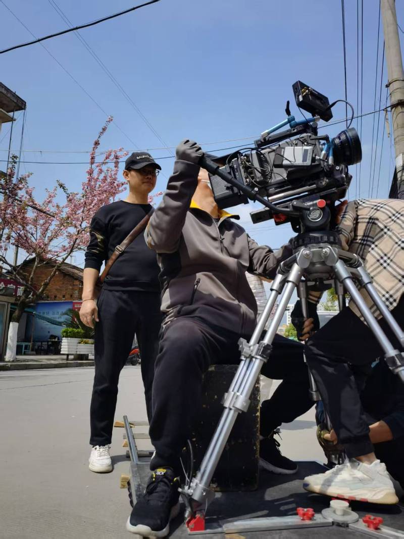 柳北区广告片拍摄：快消品牌爆款之选，网感内容适配社媒传播！